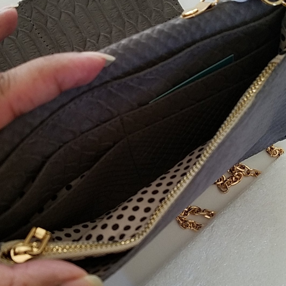 ⛔️SOLD⛔️ Urban Expressions Clutch - Picture 8 of 16